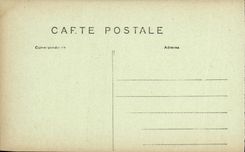 CPA Soissons Bas cote de La Cathedrale Militaria