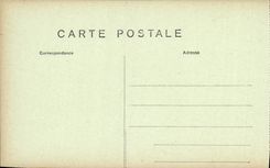 CPA Soissons La Place du Cloitre Militaria