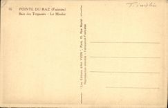 CPA Le Pointe du Raz Finistere Baie des trepasses Le menhir