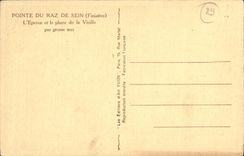 CPA La Pointe du raz De Sein L eperon et le phare de la vieille par grosse mer