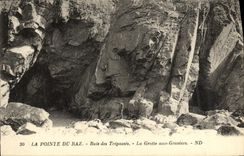 CPA La Pointe du raz Baie des Trepasses La grotte aux graviers