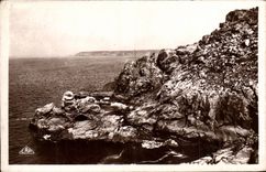 CPA La Pointe du Raz Rocher du moine