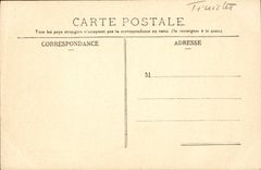 La cruz de la POSTAL de la VENDIMIA y los martirios de Bretana Corix adornados cerca la camara acorazada de Notre Dame tienen Chateaulin