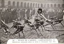 CPA Musee De L Armee Campagne 1914 1915 Mitrailleuses allemandes prises en Artois et Champagne Militaria