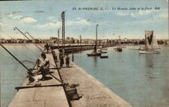 VINTAGE POSTCARD Saint Nazaire the Large Pier and the port Sinning Boats