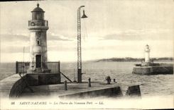 VINTAGE POSTCARD St Nazaire Lighthouses of the New port