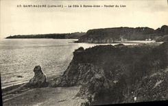 VINTAGE POSTCARD Saint Nazaire the Dimension has Bonne Rocher handle of the lion