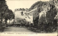 CPA Guerande Les Remparts et la Tour La Gaudinais