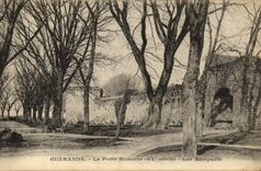 CPA Guerande La Porte Bizienne Les remparts