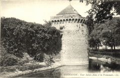CPA Guerande Tour Sainte Anne et la Promenade