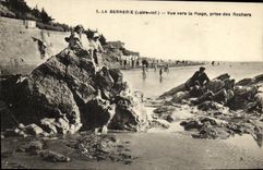 VINTAGE POSTCARD Bernerie Seen towards the Beach taken of the rocks Children