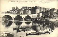 CPA Angers Vue Generale Sur Le Pont La Basse Chaine Et Le Chateau Bateau