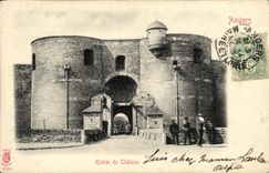CPA Angers Entree du chateau