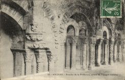 CPA Angers Arcades de la Prefecture datant de l eoque romaine