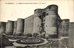 CPA Angers Le Chateau et ses Fosses fleuris