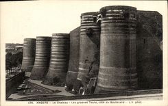 CPA Angers Le Chateau Les grosses cote du Boulevard