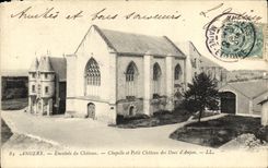 CPA Angers Enceinte du Chateau Chapelle et Pelit Chateau de Ducs d Anjou