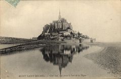 CPA Mont Saint Michel Cote Sud Vue prise a l est de la Digue