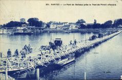 VINTAGE POSTCARD Nantes the Bridge of Boats close the Bridge of Pirmil breaks down