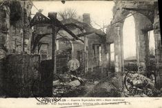 VINTAGE POSTCARD Militaria Senlis Station interior