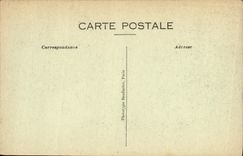 VINTAGE POSTCARD Militaria the Great War Explosino D a shell In a street of Verdun