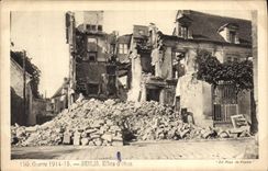 CPA Militaria Senlis Effets d Obus