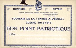 CPA Militaria Hussards anglais allant au front Chevaux 