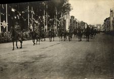 VINTAGE POSTCARD Ravelled Militaria of the victory 1919 Arc de Triomphe Paris