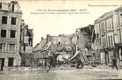 VINTAGE POSTCARD Militaria reconquered France Roye Ruines places D weapons has L entered of the street St Pierre