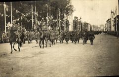 VINTAGE POSTCARD Militaria Ravelled of the victory 1919 Paris