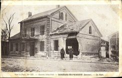 VINTAGE POSTCARD Militaria Rosieres In Picardy Train station