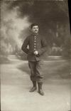 CARTE PHOTO Militaria Soldat 27eme cie Sens numero 168 sur le col 