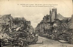 CPA Militaria Noyon apres la Guerre Rue de Paris prise de la Place Cordouen