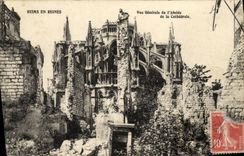 VINTAGE POSTCARD Militaria Rheims in ruins View of L apse of the cathedral