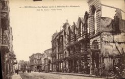 VINTAGE POSTCARD Militaria Rheims in the Ruins after the retirement of German Street of Vesle