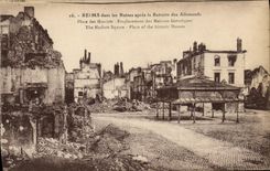 VINTAGE POSTCARD Militaria Rheims in the Ruins after the retirement of German Places Emplacement steps of the houses