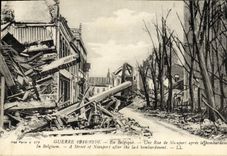 VINTAGE POSTCARD Militaria Nieuport War a street