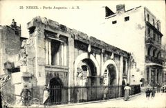 CPA Nimes Porte Auguste Velo Cycle