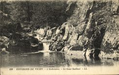 VINTAGE POSTCARD Surroundings of Vichy L Salte quarry Projecting Gour