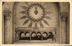 CPA Paray La Chasse rentermant les reliques de Ste Marguerite Marie