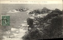 CPA Cap Frehel La Mer deferlant autour des Rochers