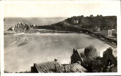 CPA Perros Guirec Plage de Trestrignel et Pointe du Chateau