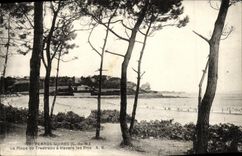 CPA Perros Guirec La Plage de Trestraou a travers les Pins