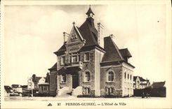 CPA Perros Guirec L Hotel de Ville