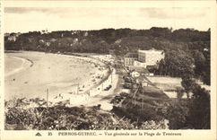 CPA Perros Guirec Vue generale sur la Plage deTrestraou Tennis