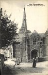CPA Perros Guirec Chapelle et Portail de la Clarte Femmes et enfants