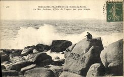 CPA Tregastel Ploumanac h La Me Furieuse Effets de Vagues par gros temps