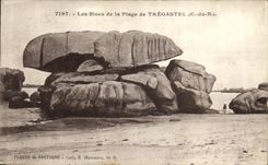 CPA Les Blocs de la plage de Tregastel