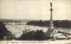 CPA Bordeaux Monument des Girondins et les Quinconces
