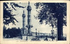 CPA Bordeaux Place des Quinconces Les Colonnes Rostales